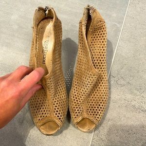 Gastone Lucioli tan suede mesh heels